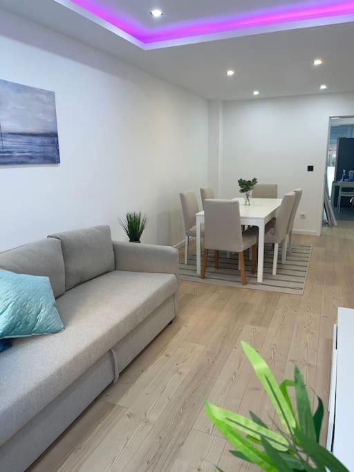 Lovely 2 Bedroom Apartment In South Lisbon 바헤이루 외부 사진